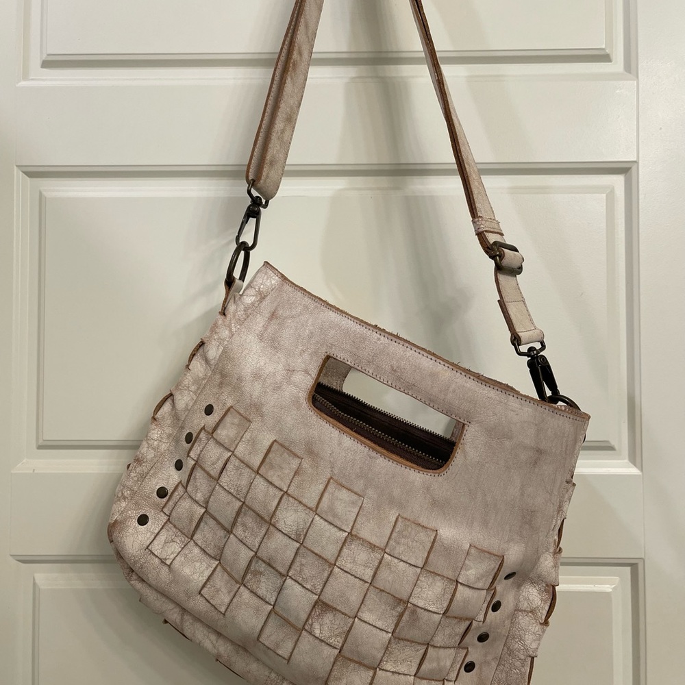 200 Bed Stu leather white distressed purse